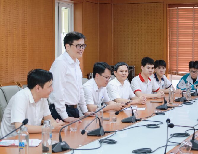 KHOA CNTT1 TÍCH CỰC THAM GIA TƯ VẤN TUYỂN SINH TẠI CÁC TRƯỜNG THPT CHUYÊN KHU VỰC NINH BÌNH VÀ THANH HOÁ